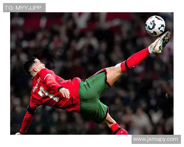 足球史上最具影响力的十大球员排名及其传奇成就回顾